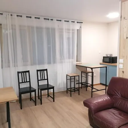 Appt Centre St Marc-possibilite De Parking Апартаменти