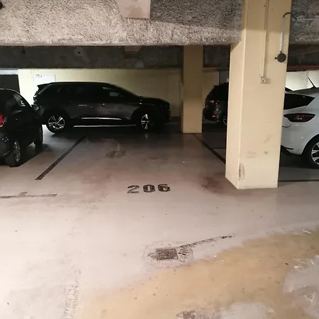 Appt Centre St Marc-possibilite De Parking Apartment *