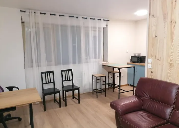 Appt Centre St Marc-possibilite De Parking Апартаменти