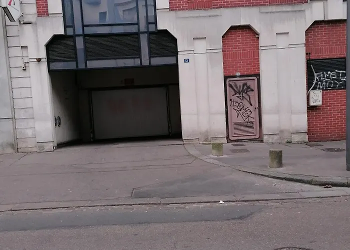 Appt Centre St Marc-possibilite De Parking *