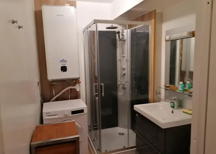 Apartment Appt Centre St Marc-possibilite De Parking